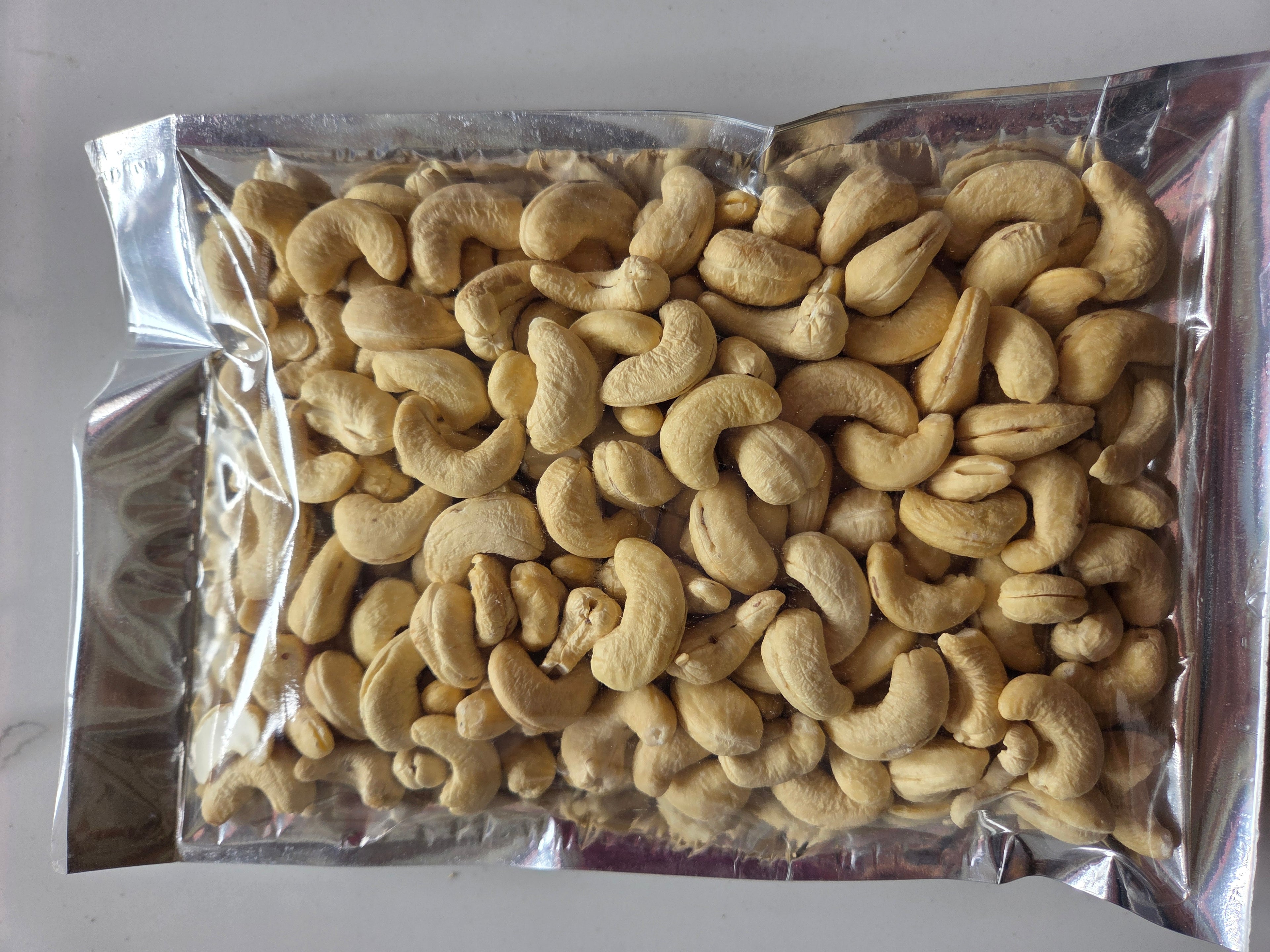 Cashews medium size